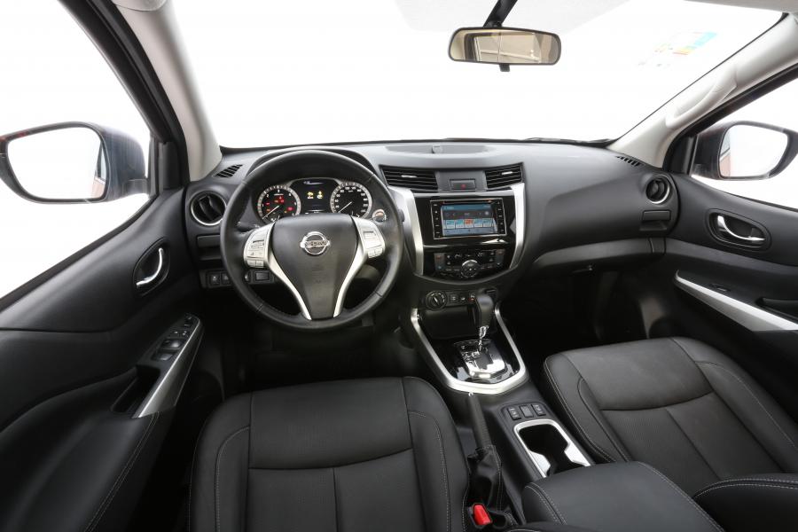Интерьер Nissan Frontier Double Cab 2016 года  (BR) (фото 33 из 40)